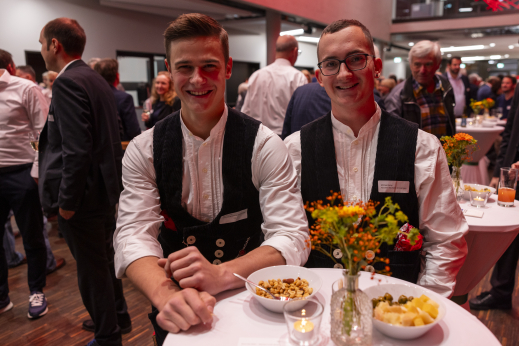 Zimmermannen: Noah Lüscher und Michael Gamp