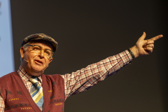 Kabarettist Veri in Acion